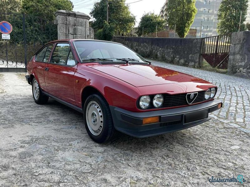 1982' Alfa Romeo GTV photo #3