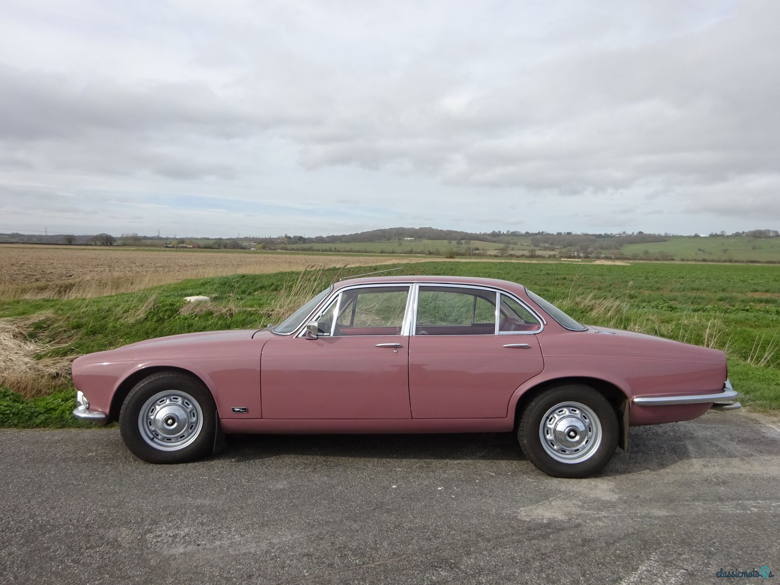 1973' Jaguar XJ12 photo #1