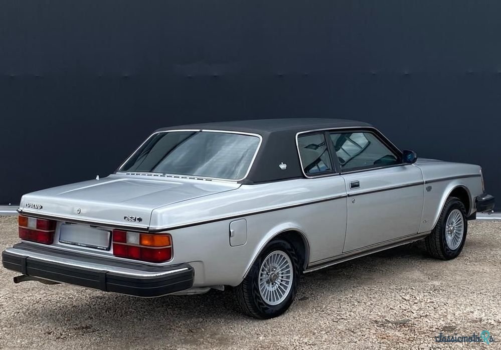 1979' Volvo 262 photo #4