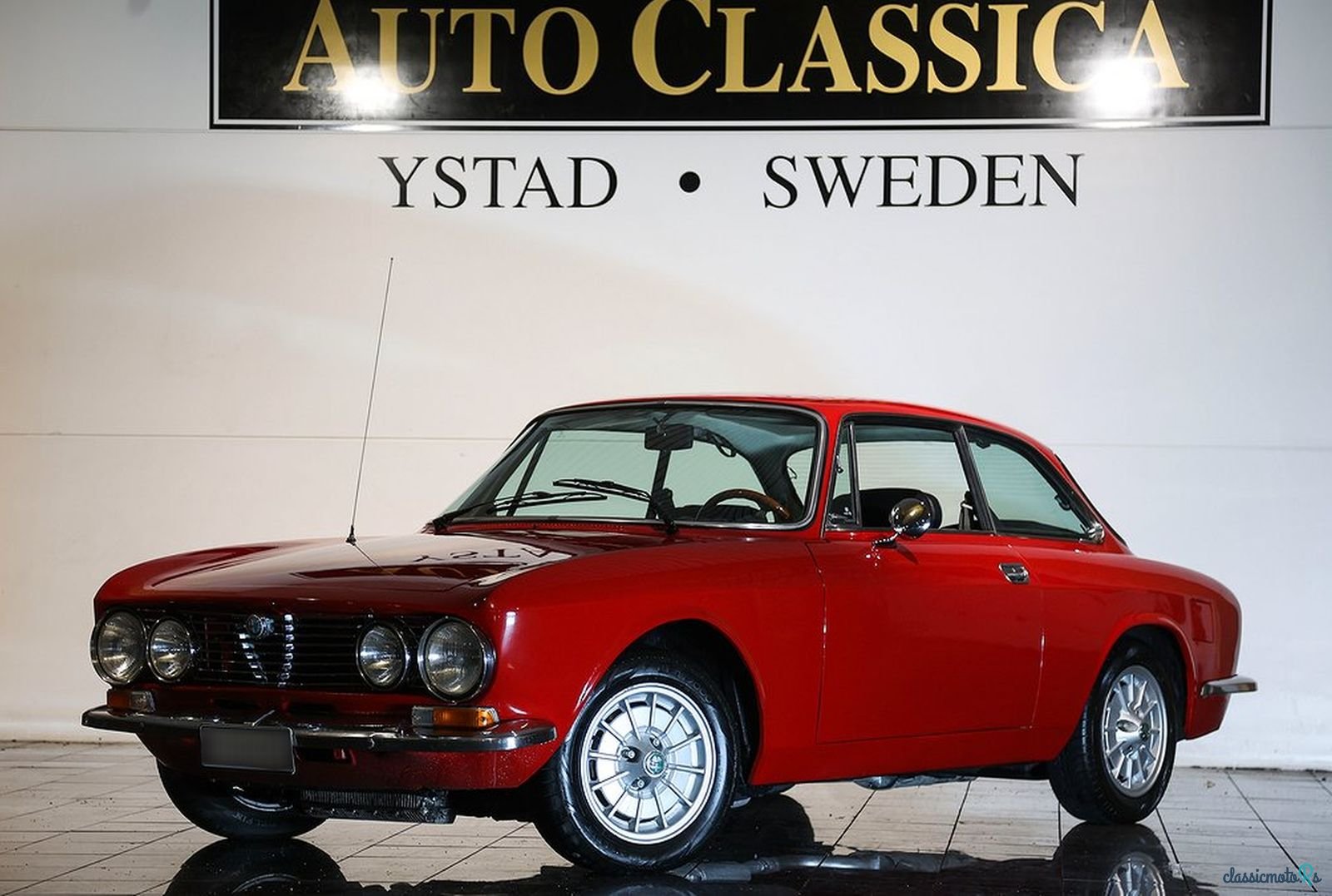 1975' Alfa Romeo Gt 1600 Junior Bertone photo #1