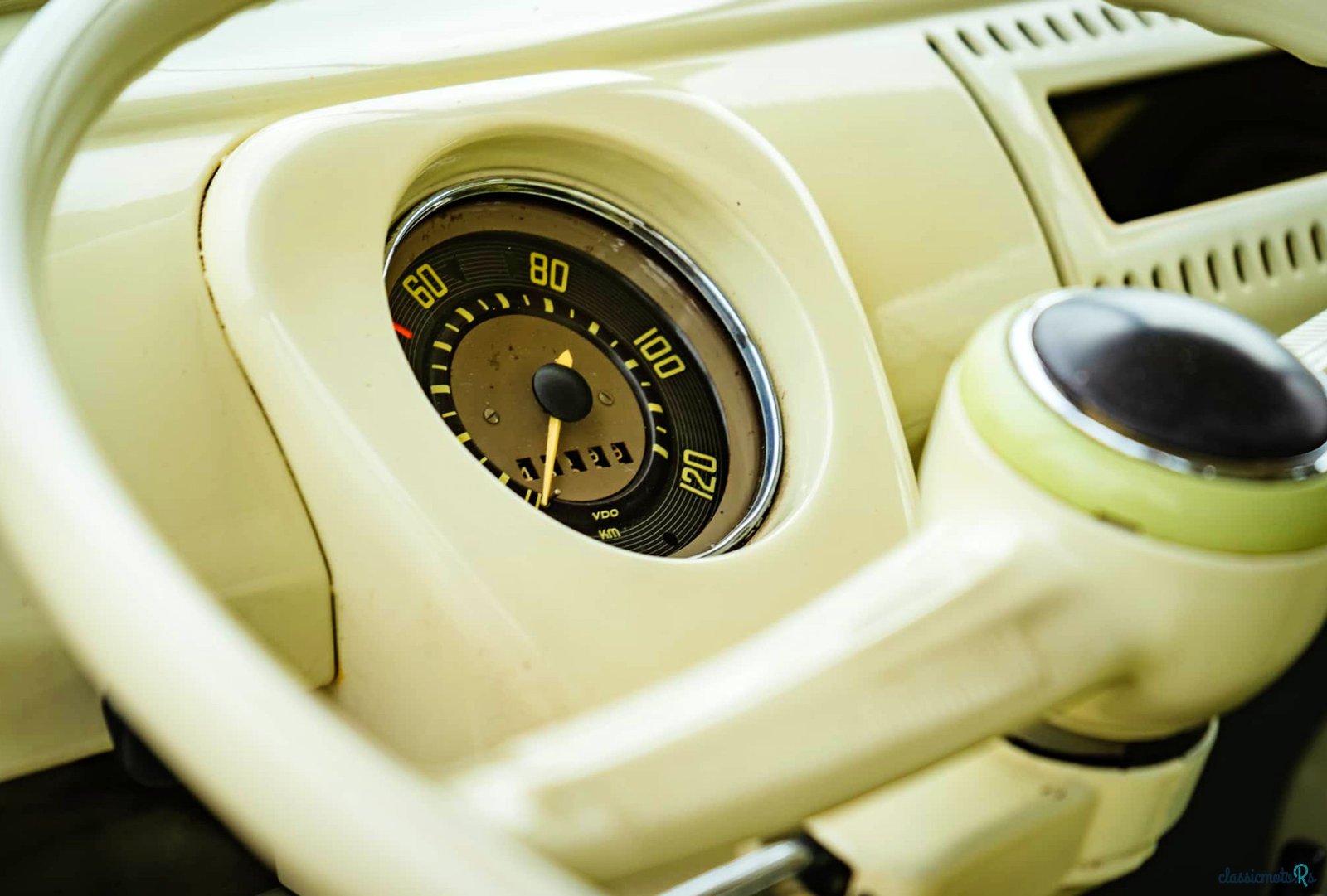 1967' Volkswagen T2 Camper photo #5