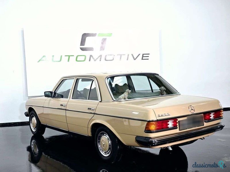 1977' Mercedes-Benz 240D photo #5