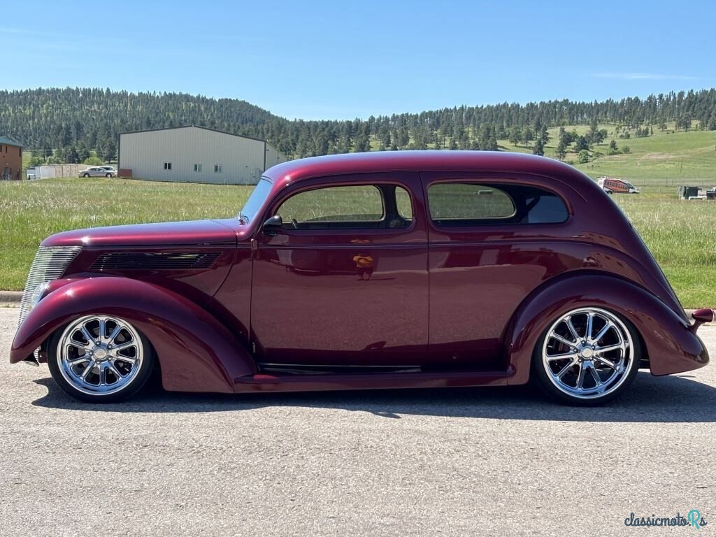 1937' Ford Custom photo #5