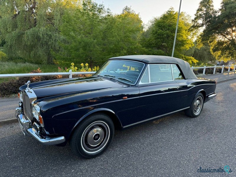 1975' Rolls-Royce Corniche photo #2