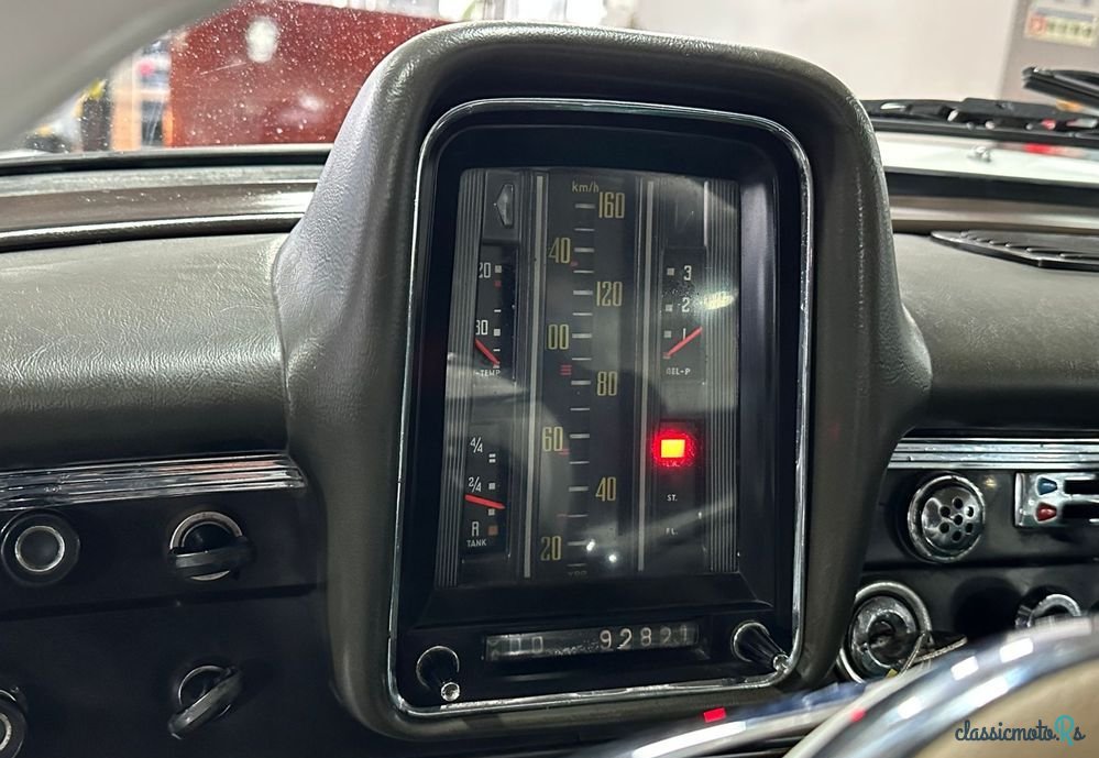 1967' Mercedes-Benz 200 photo #6