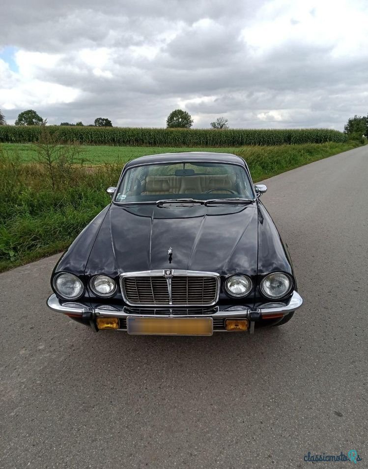 1976' Jaguar XJ photo #4