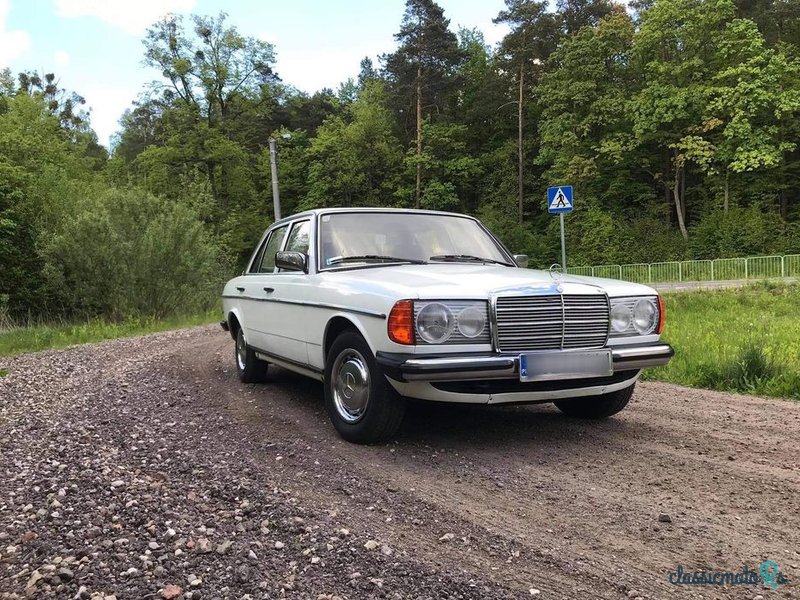 1980' Mercedes-Benz W123 photo #1