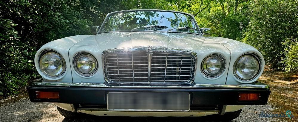 1975' Jaguar XJ photo #5