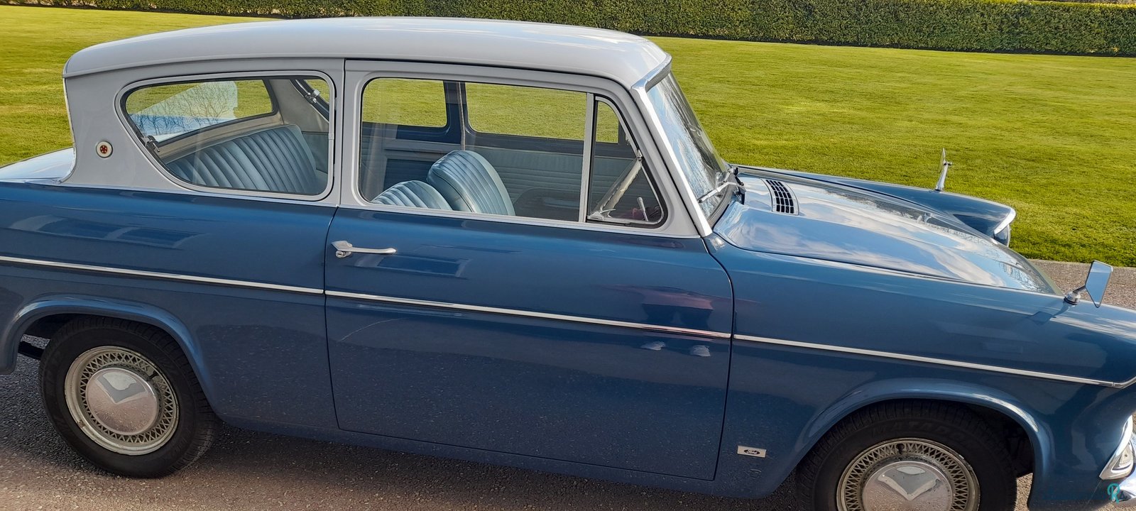 1964' Ford Anglia photo #2