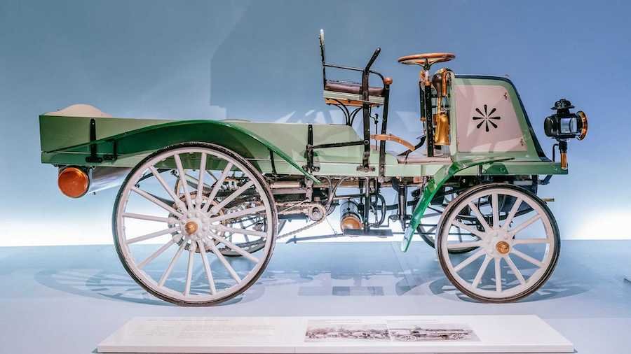 Mercedes Highlights 1899 Daimler Business Vehicle, Forebear Of Sprinter