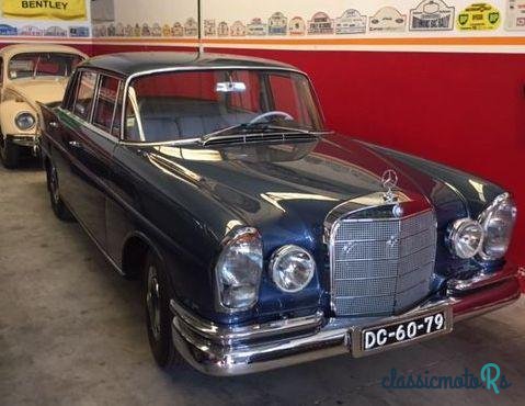 1965' Mercedes-Benz 230 photo #1