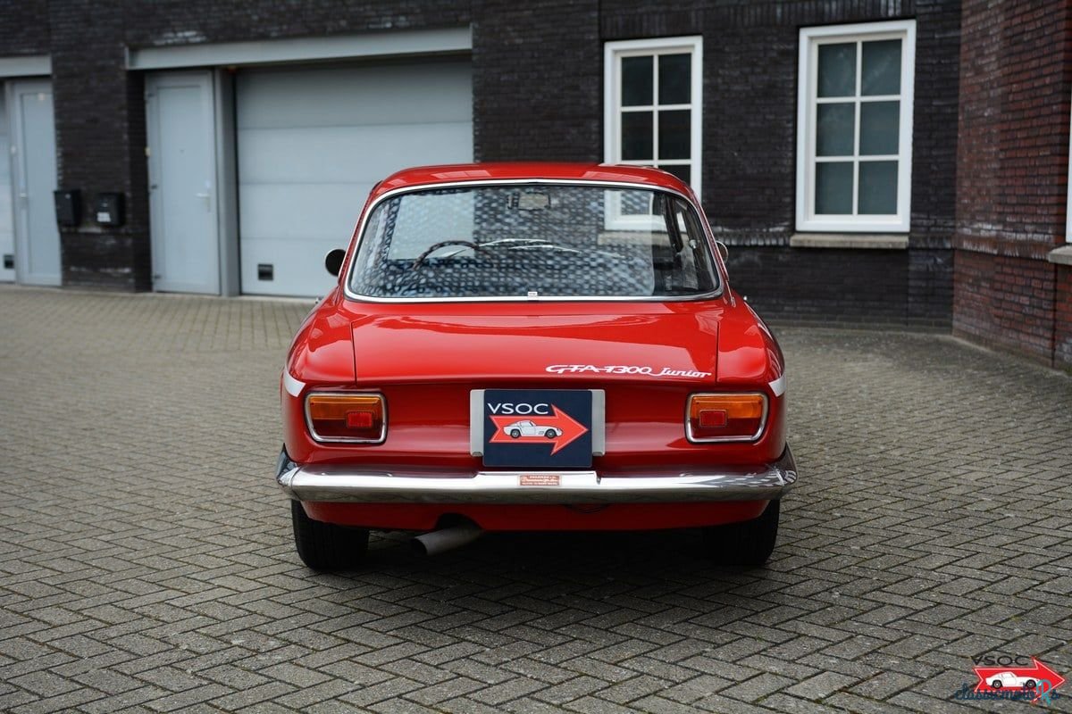 1968' Alfa Romeo Giulia photo #3