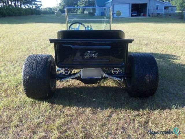 1923' Ford photo #2