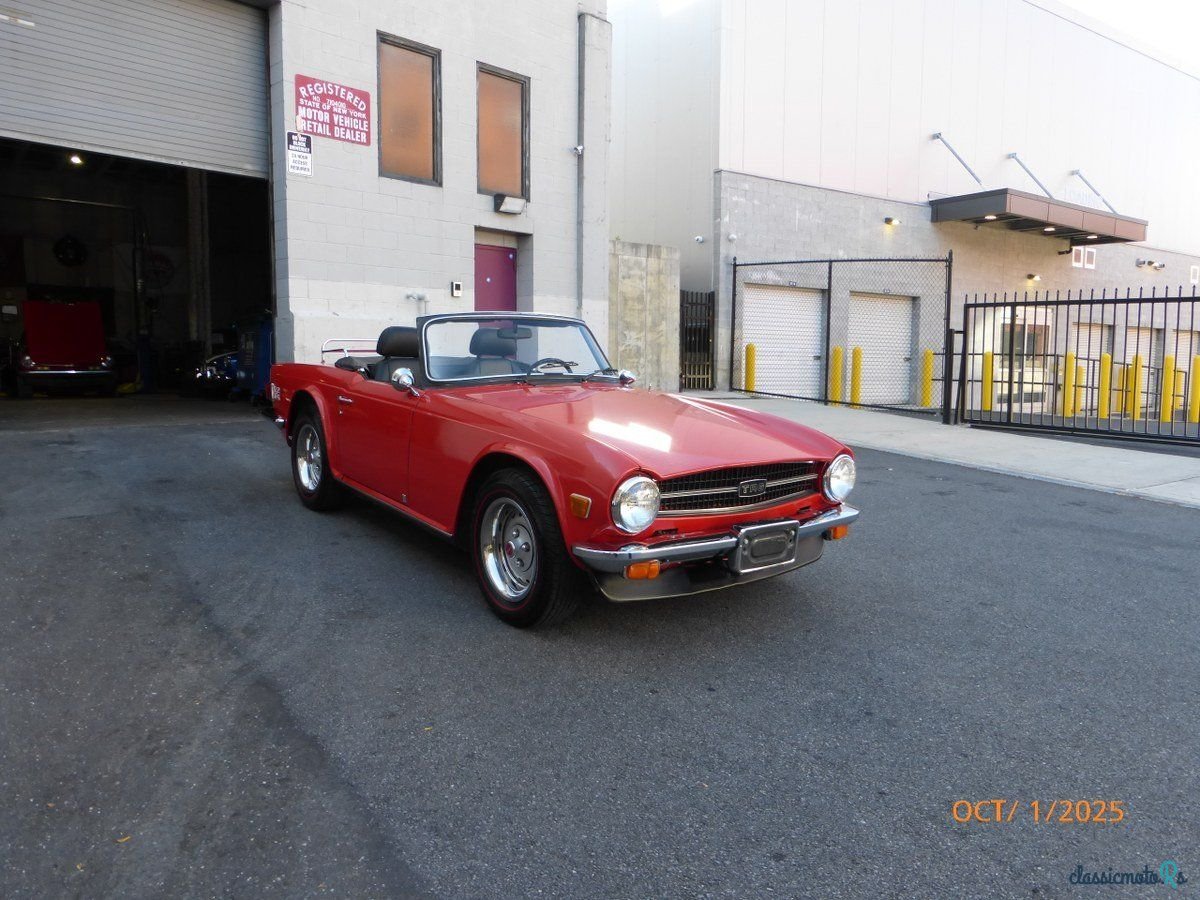 1976' Triumph TR6 photo #1