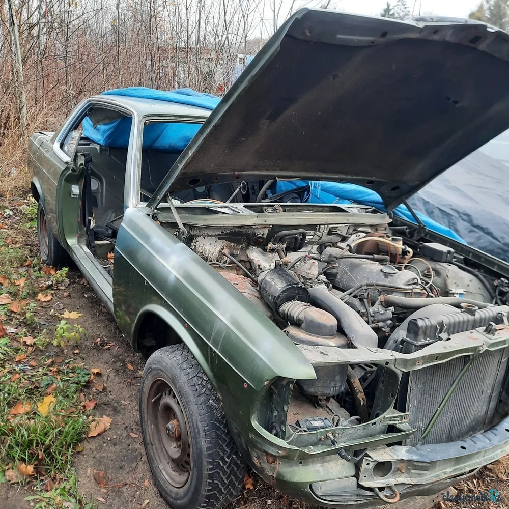 1977' Mercedes-Benz W123 photo #6