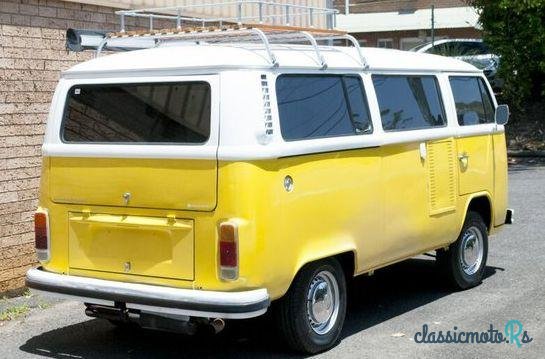 1974' Volkswagen Kombi photo #2