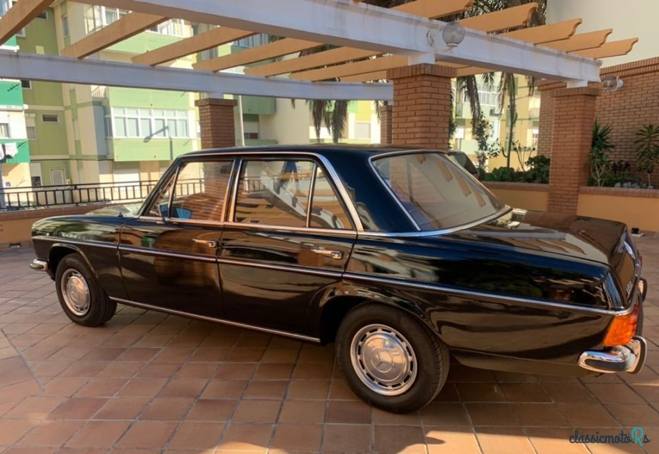 2010' Mercedes-Benz 220 photo #6