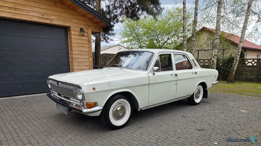 1976' Gaz 24 photo #4