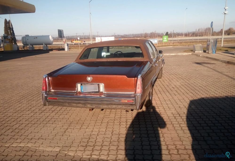 1977' Cadillac Fleetwood photo #3