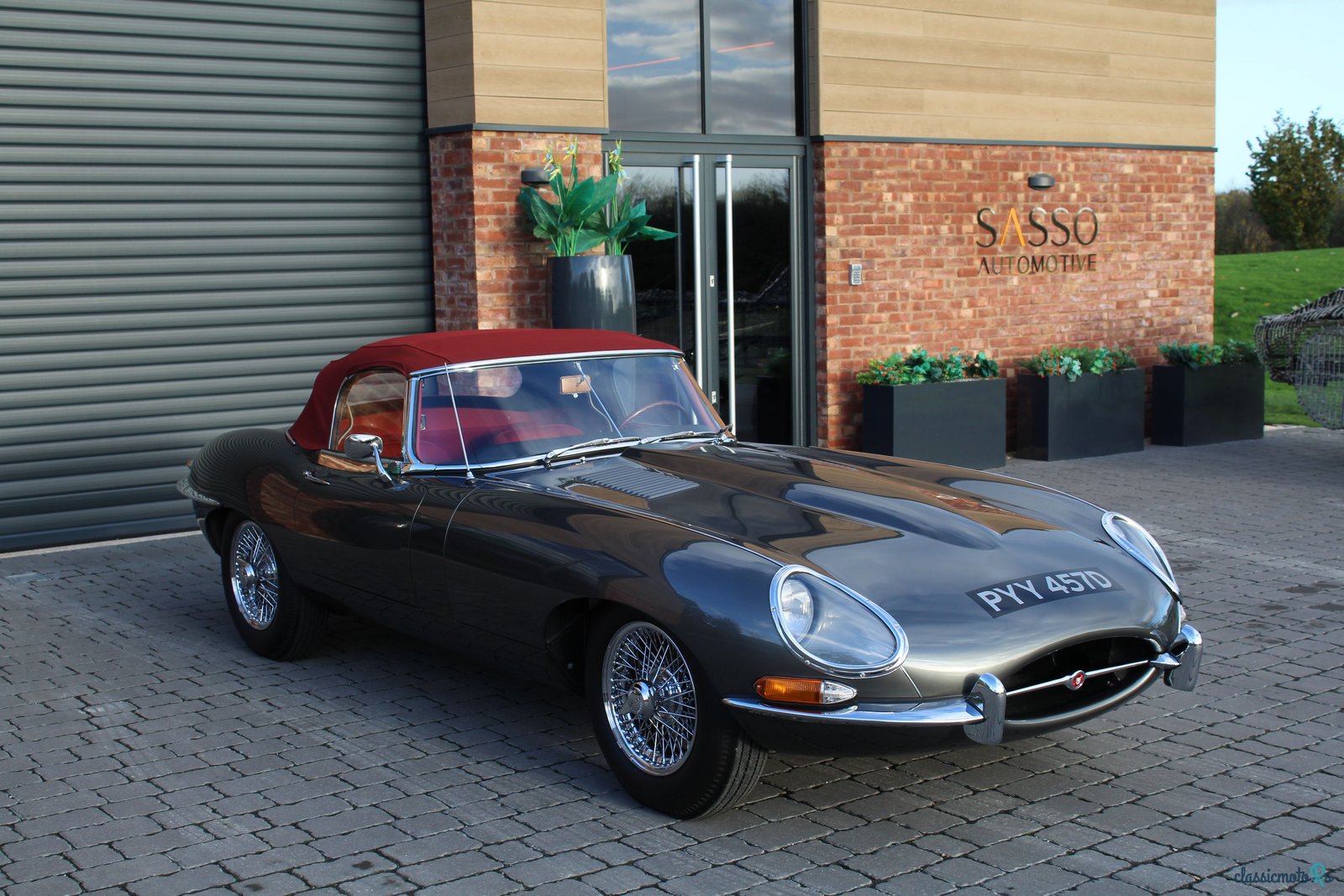 1965' Jaguar E-Type photo #1