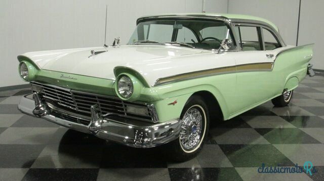 1957' Ford Fairlane photo #4