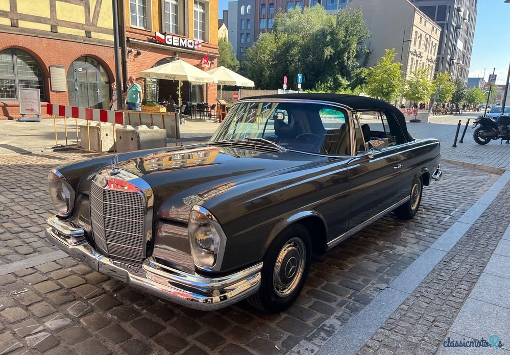 1962' Mercedes-Benz 220SE W111 photo #2
