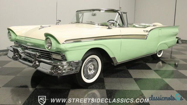 1957' Ford Fairlane photo #1