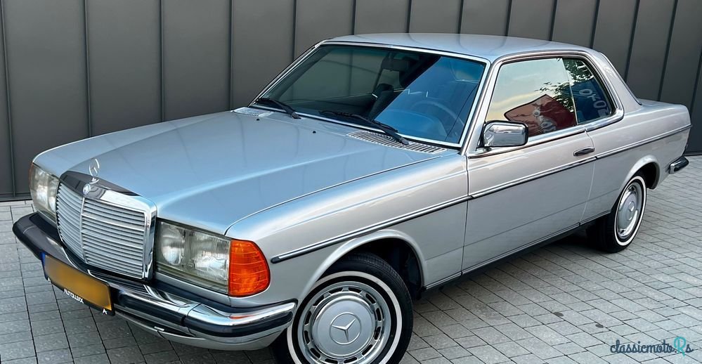 1977' Mercedes-Benz W123 photo #2