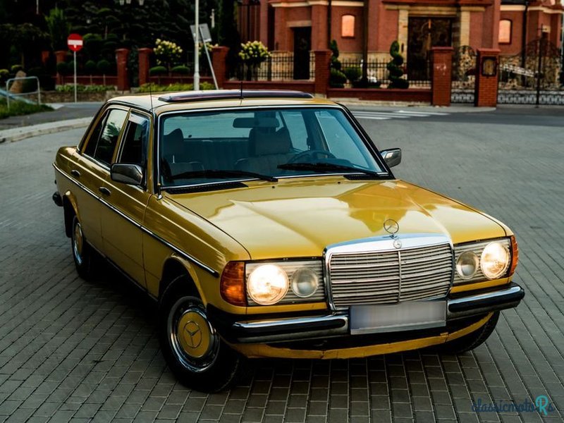 1978' Mercedes-Benz W123 photo #2