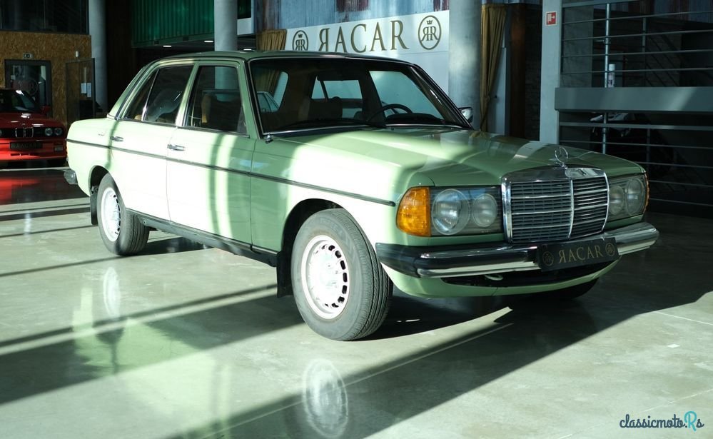 1977' Mercedes-Benz 220 photo #3