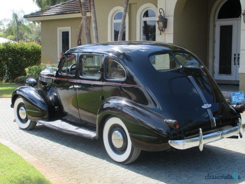 1937' Pontiac Deluxe photo #2