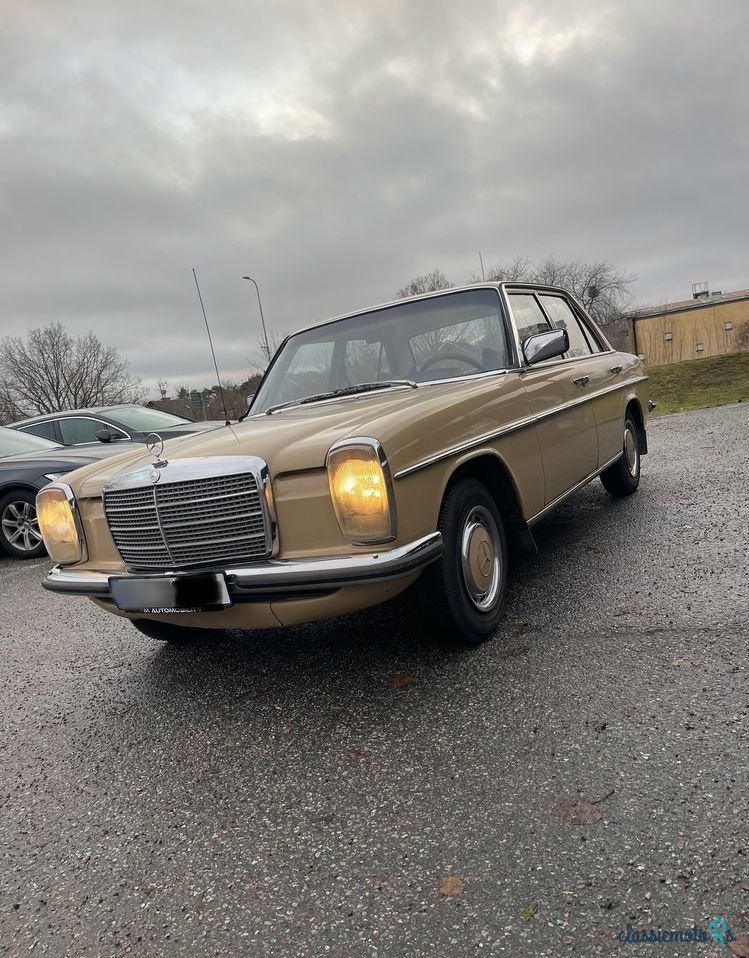 1974' Mercedes-Benz W115 photo #1