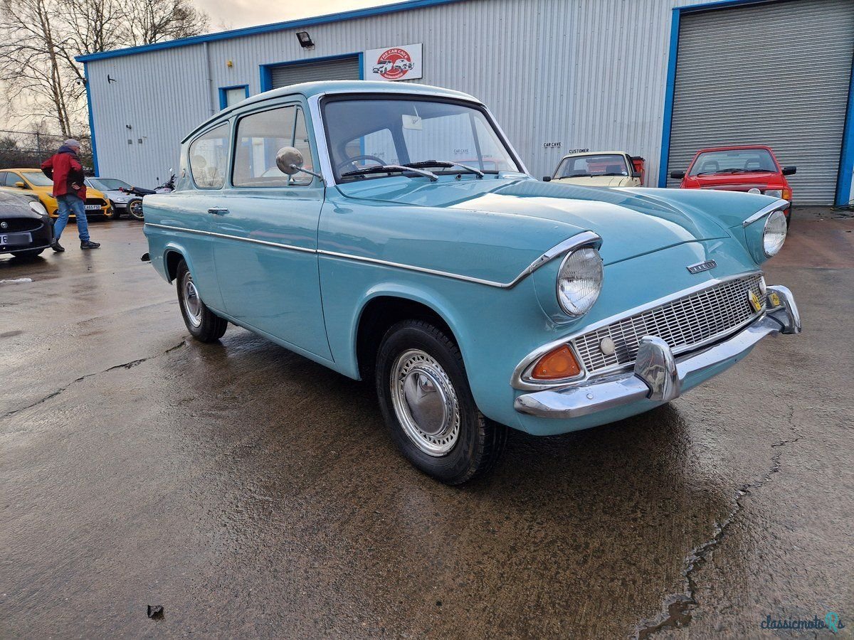 1968' Ford Anglia photo #2