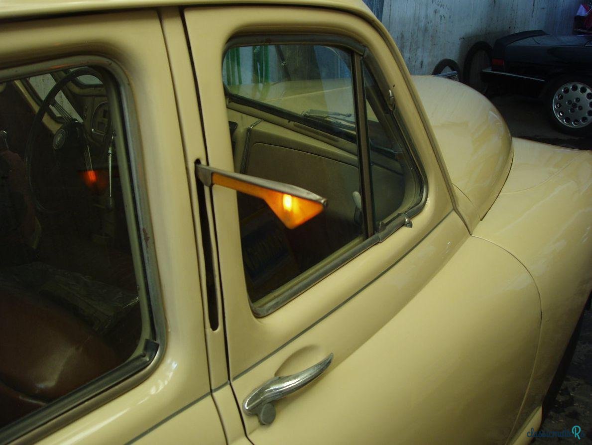 1948' Standard Vanguard photo #1