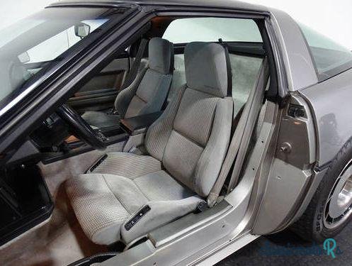 1985' Chevrolet Corvette photo #1