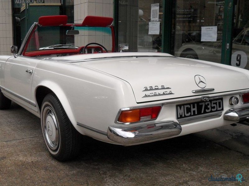 1966' Mercedes-Benz 230 photo #1