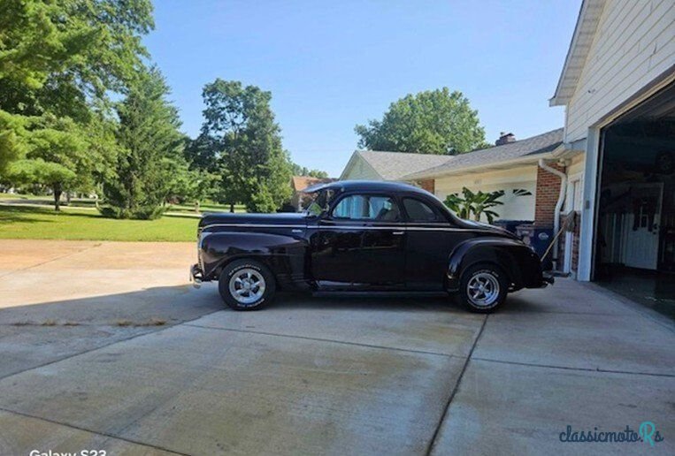 1941' Plymouth Special Deluxe photo #2