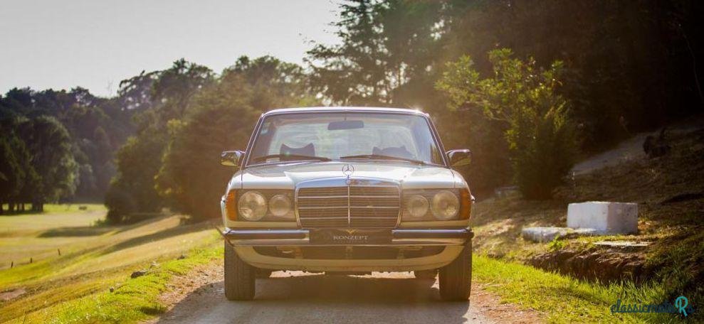 1977' Mercedes-Benz 300 300 D Limousine photo #1