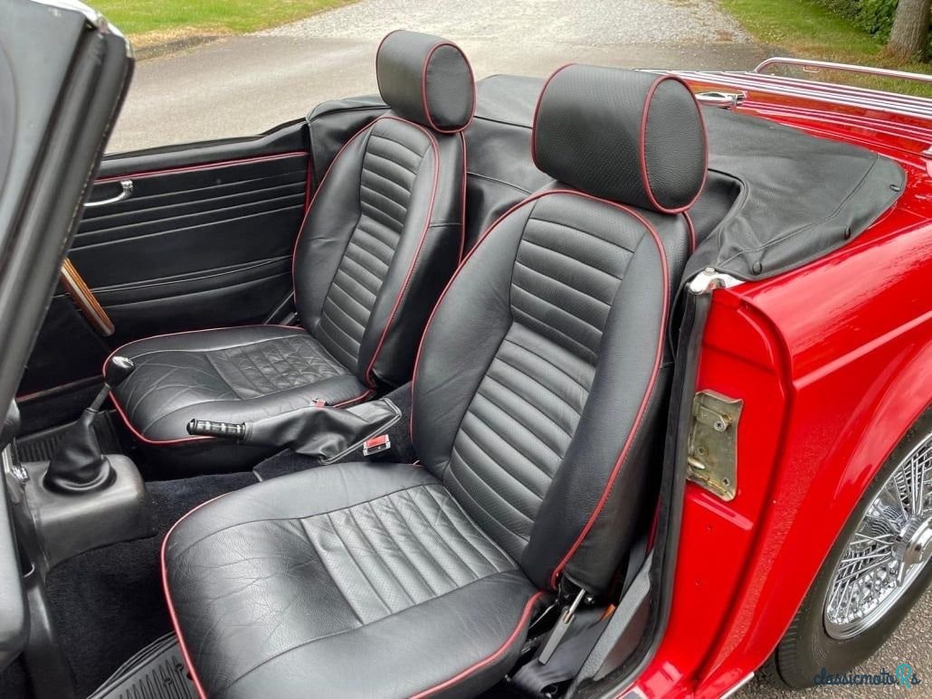 1970' Triumph TR6 photo #6