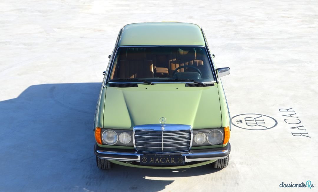 1977' Mercedes-Benz 220 photo #2