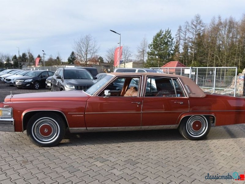 1977' Cadillac Fleetwood photo #5