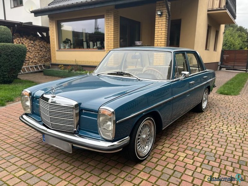 1972' Mercedes-Benz W114 photo #2