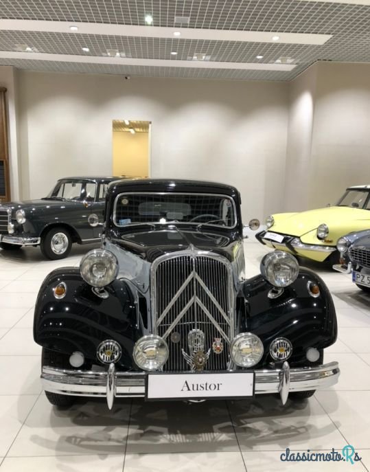 1955' Citroen Traction Avant photo #5