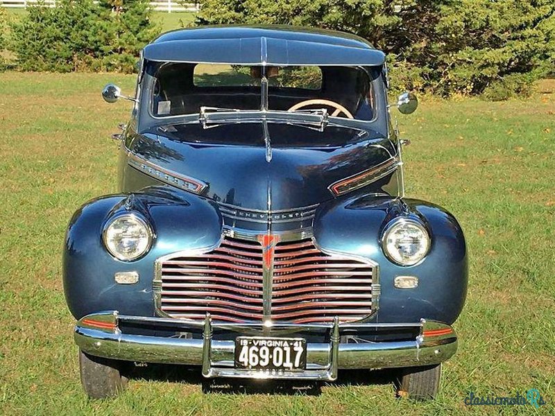 1941' Chevrolet Sedan photo #2