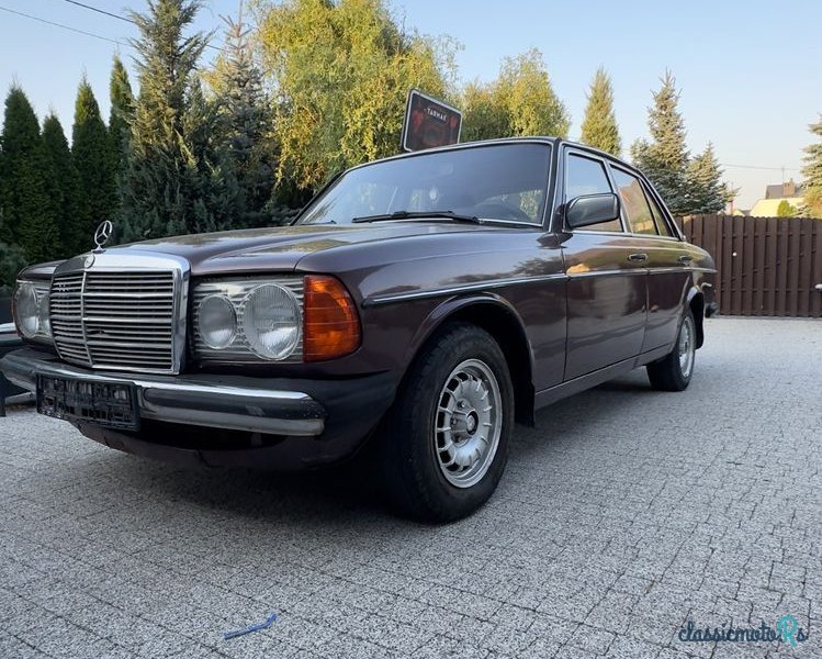 1979' Mercedes-Benz W123 photo #6