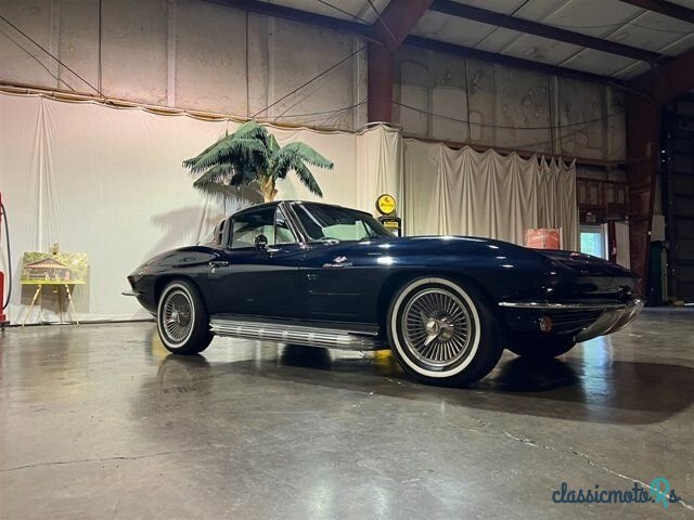 1963' Chevrolet Corvette photo #2