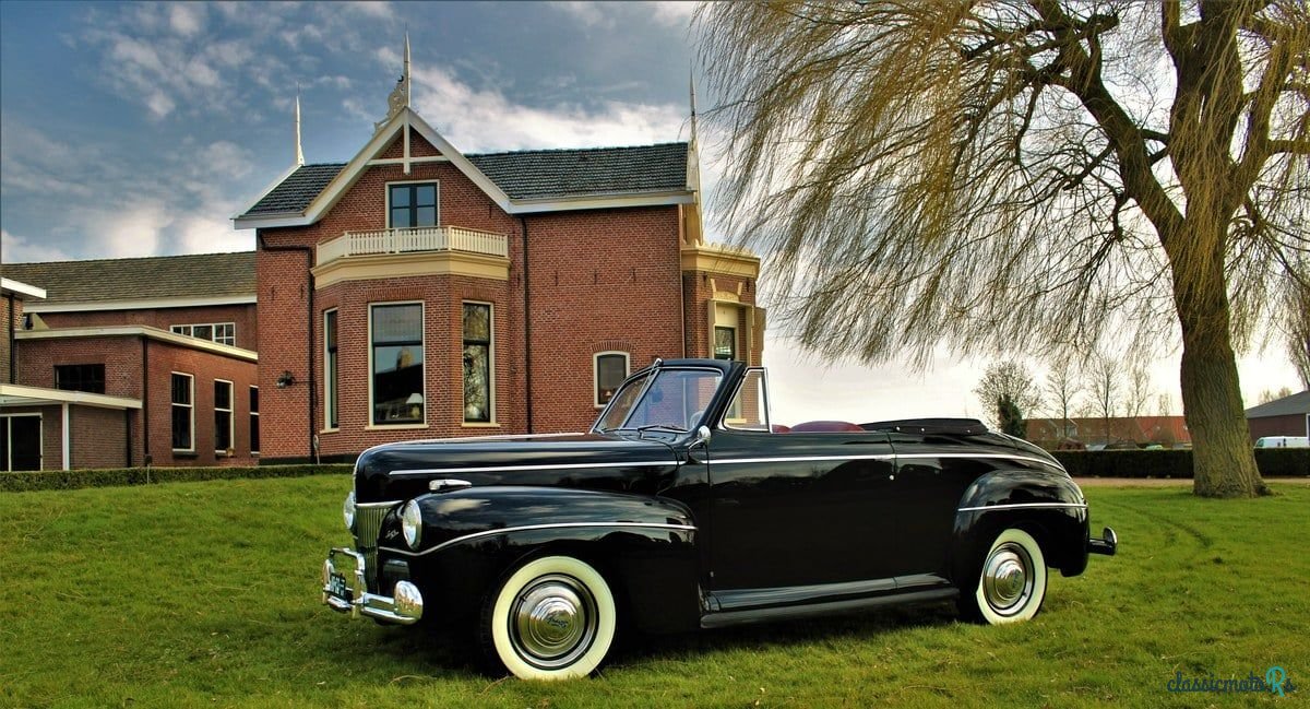 1941' Ford Super De Luxe photo #2
