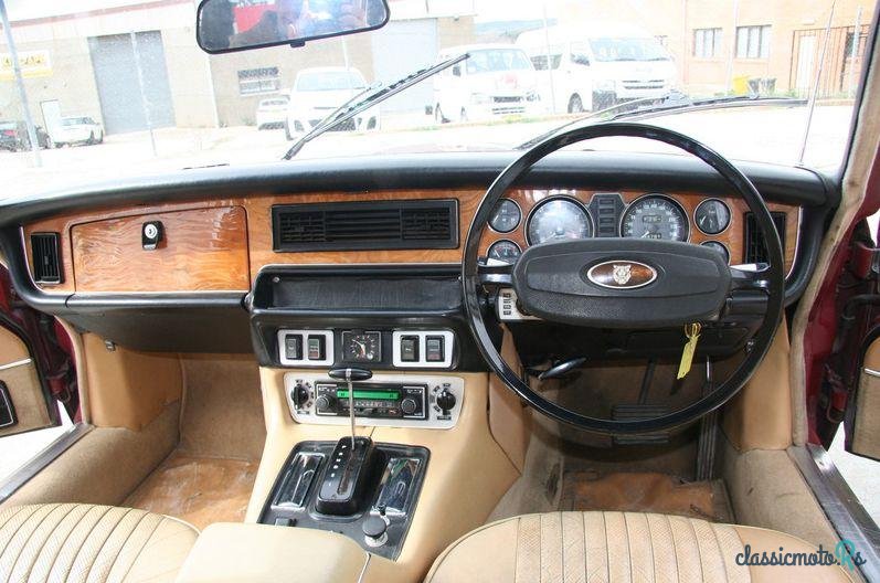 1976' Jaguar XJ12 photo #2
