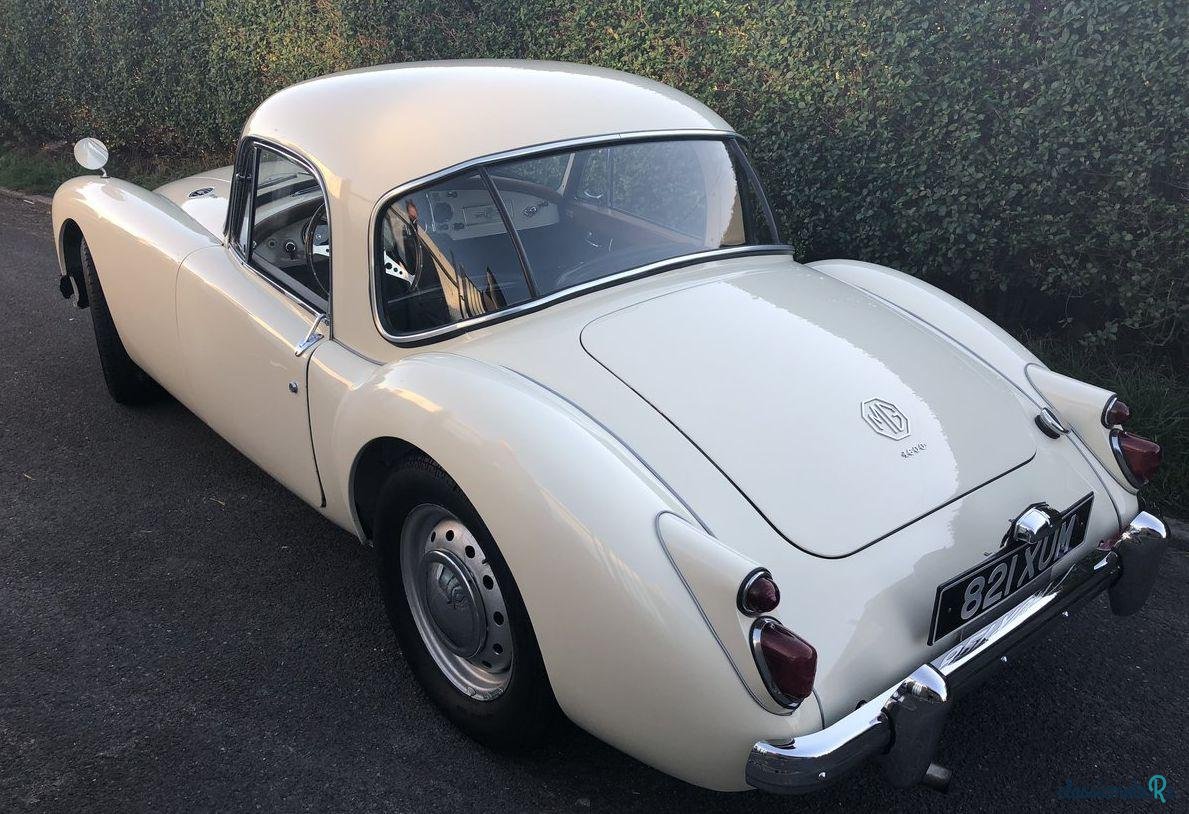 1961' MG MGA A photo #1