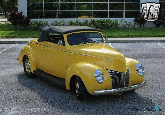 1940' Ford Custom photo #2